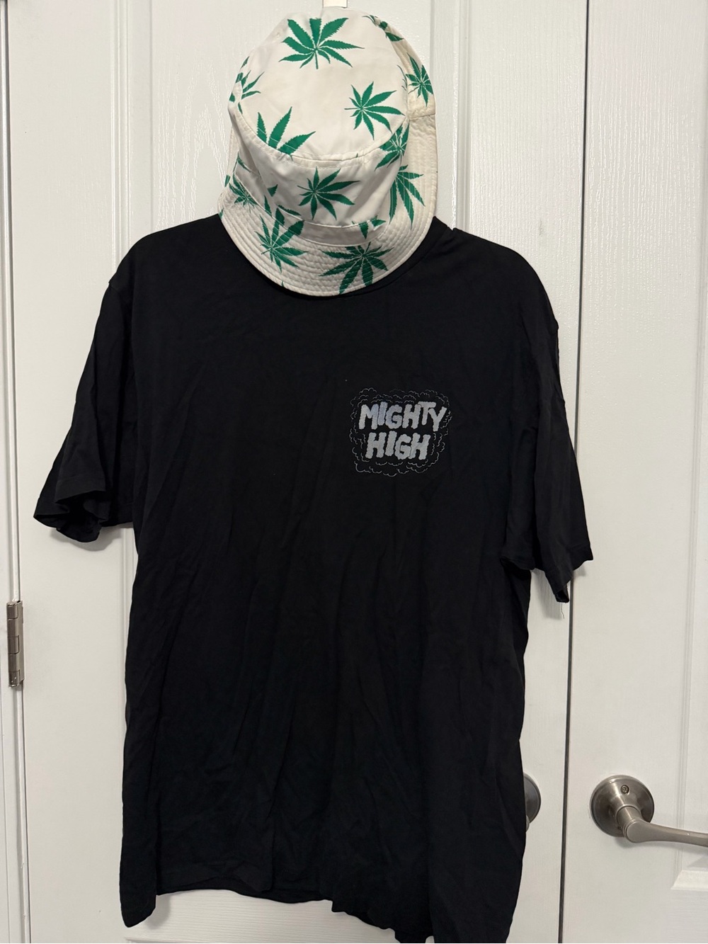 Men's Black Graphic Short Sleeve Tee